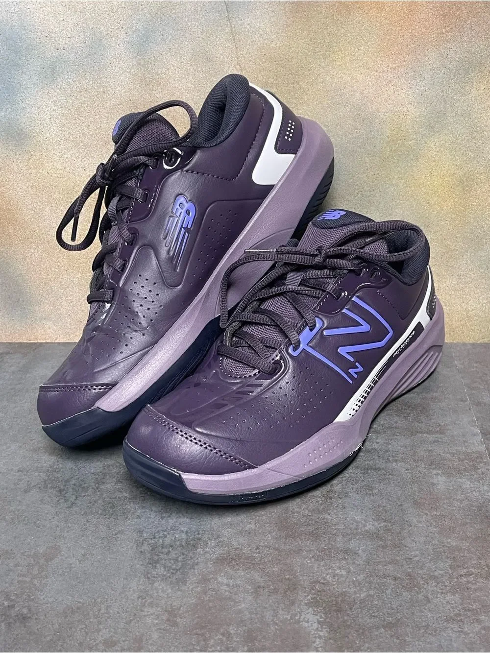 New Balance 696v5 Women’s Wide Plum Purple Tennis Shoes Size 9D